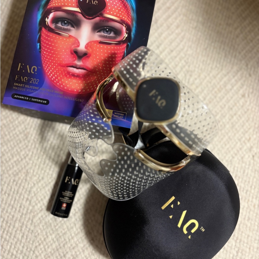 FOREO LED and near infrared face mask